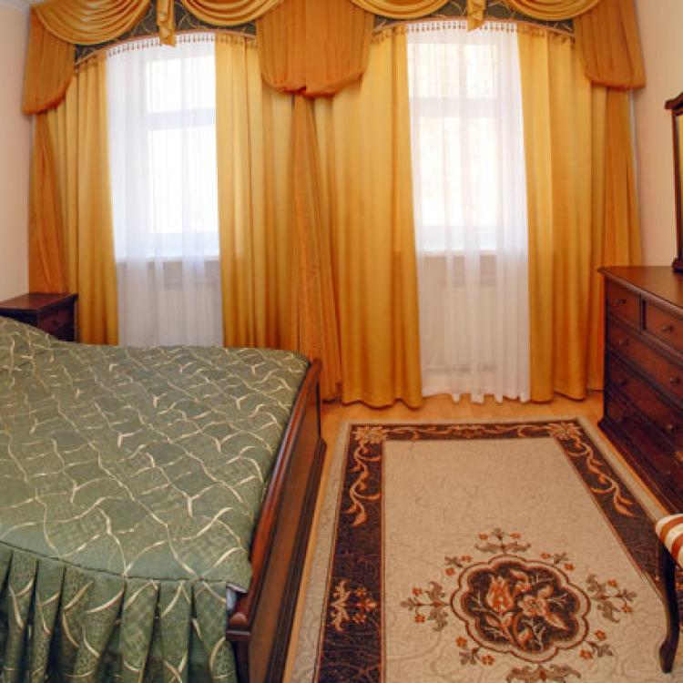 Спальня в 2 местном 2 комнатном Люксе, Корпус 3 санатория Кирова в Кисловодске